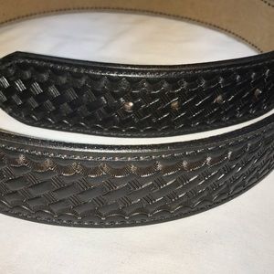DeSantis black Garrison belt -basket weave finish